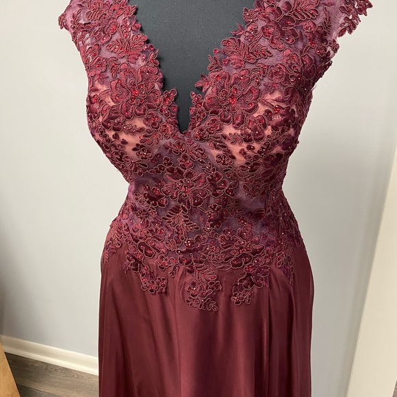 Prom / Formal Dress - Picture 2 of 4